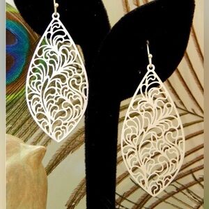 Elegant Silver Filigree Earrings